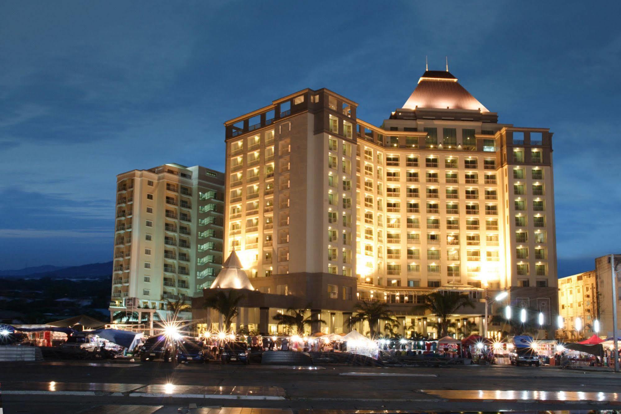 Cape Racha Hotel Si Racha Exterior foto